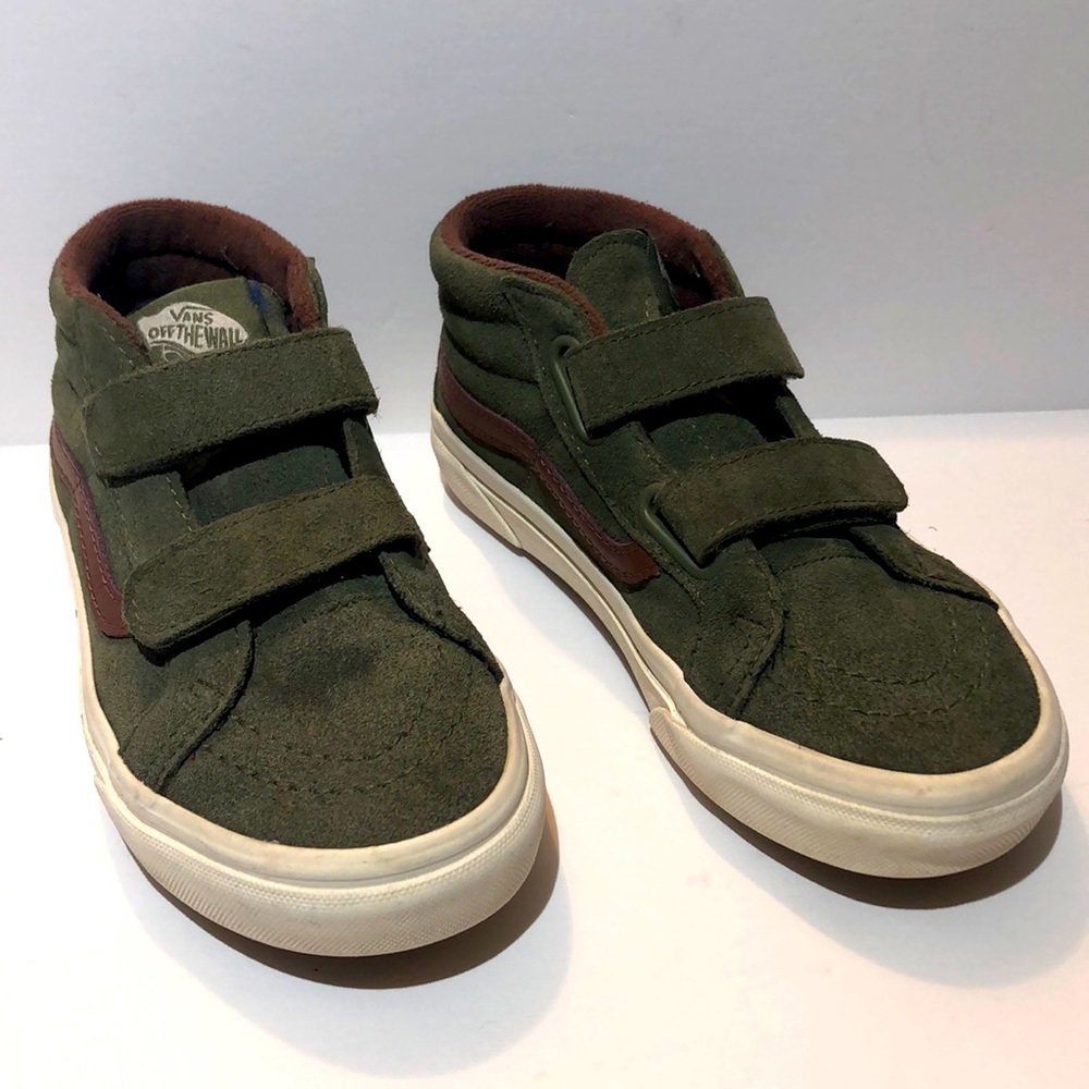 Vans green suede kids sneaker sz. 1.5